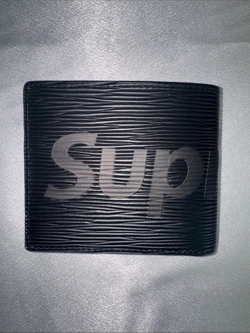 New! Louis Vuitton x Supreme Wallet